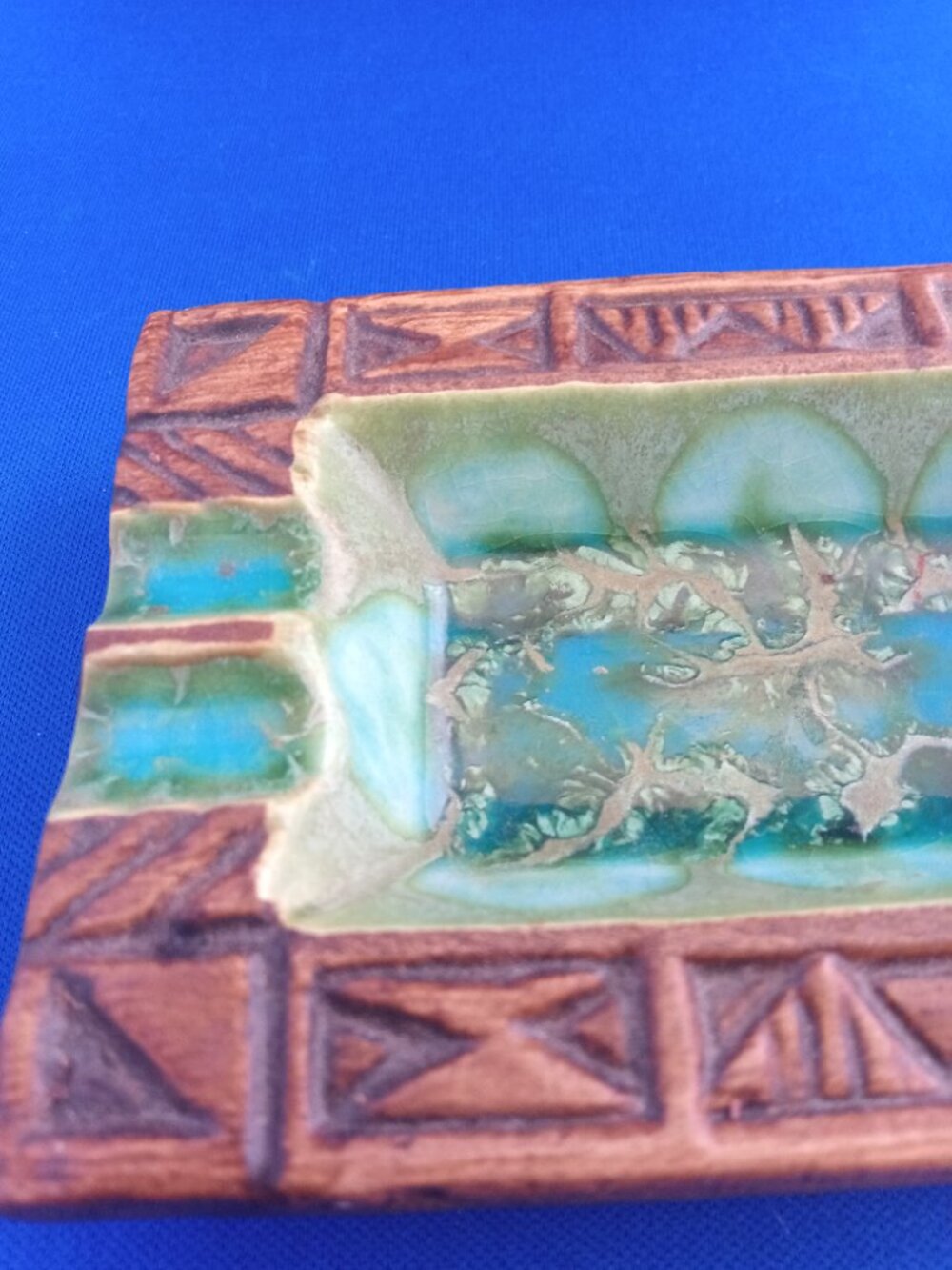 Vintage mid century wood look ceramic tiki small ashtray trinket dish Hawaii - Picture 3 of 5
